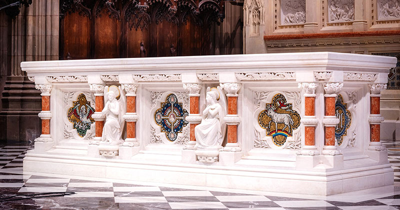 stone_carving_lp_inner_image_2 Detailed stone carving showcasing expert craftsmanship and intricate design.